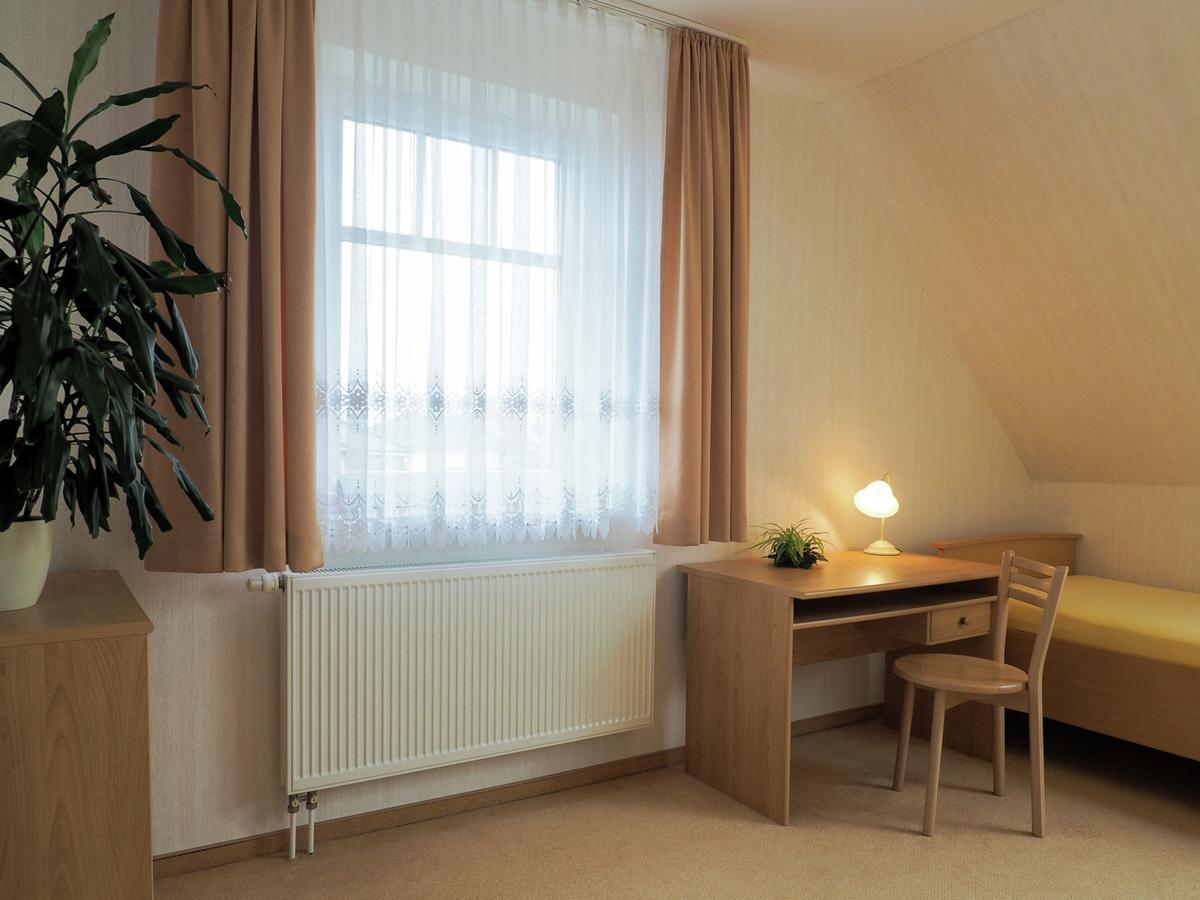 Modern Apartment In Kuhlungsborn With Garden Eksteriør bilde