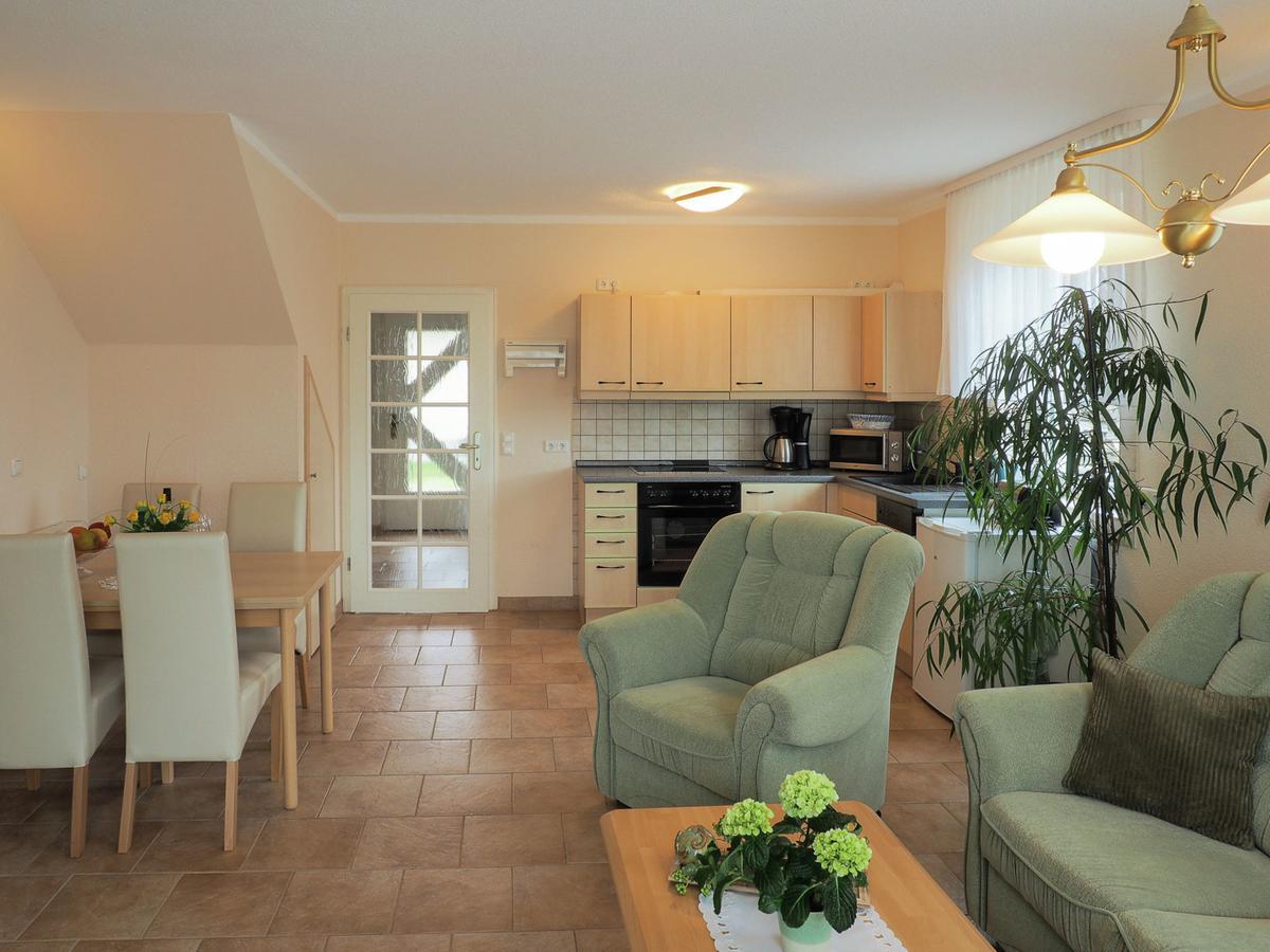 Modern Apartment In Kuhlungsborn With Garden Eksteriør bilde